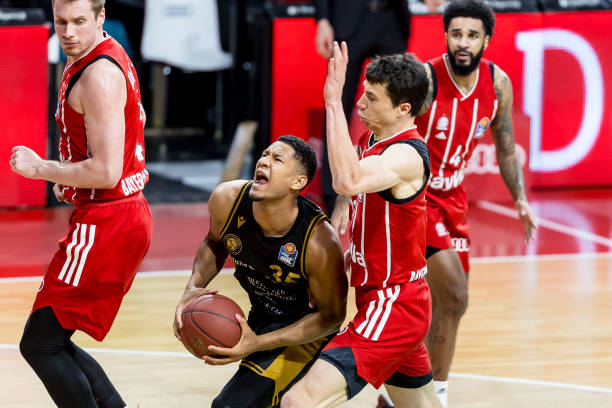 努涅斯對紐卡一戰推射遠角絕殺 成功當選利物浦8月最佳進球.